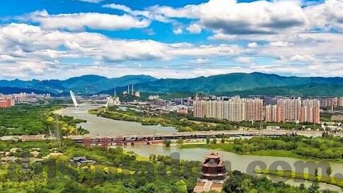 久久综合亚洲色一区二区三区-探索网络世界的多元文化，从久久综合谈起